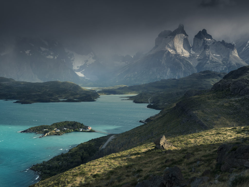 Park Narodowy Torres del Paine, góry, wschód słońca, Patagonia, Chile, Argentyna
